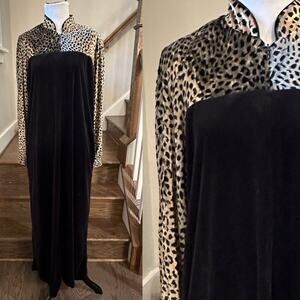 Saks Fifth Avenue Cheetah / Black Velour Zip Up Nightgown Size Small